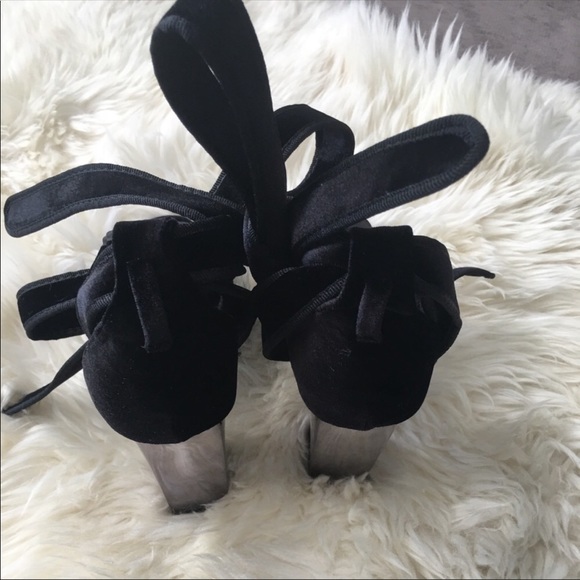 Adorable Velour Ankle Wrap Block heels - Picture 2 of 8